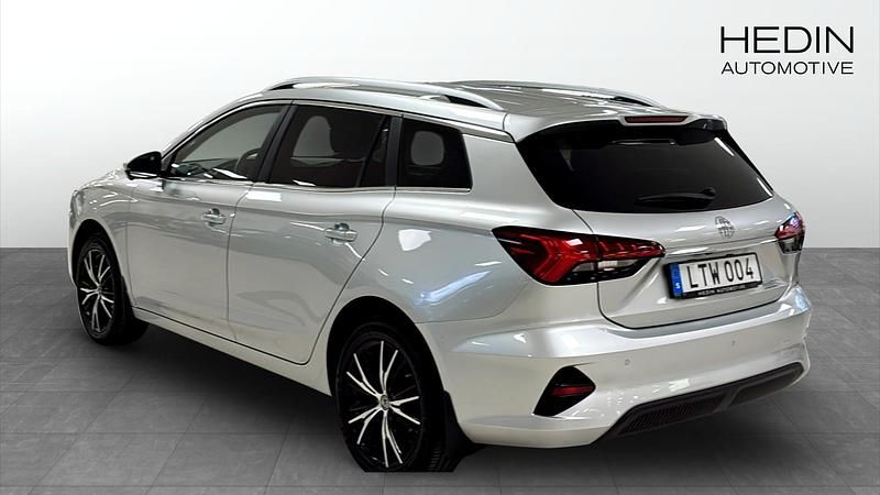 Begagnad MG MG5 EV Luxury 139 kW (189 HK) 2022 Grå Kombi