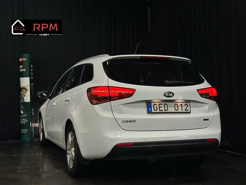 Begagnad Kia Ceed Sportswagon Comfort 128 HK (94 kW) 2014 Vit Kombi