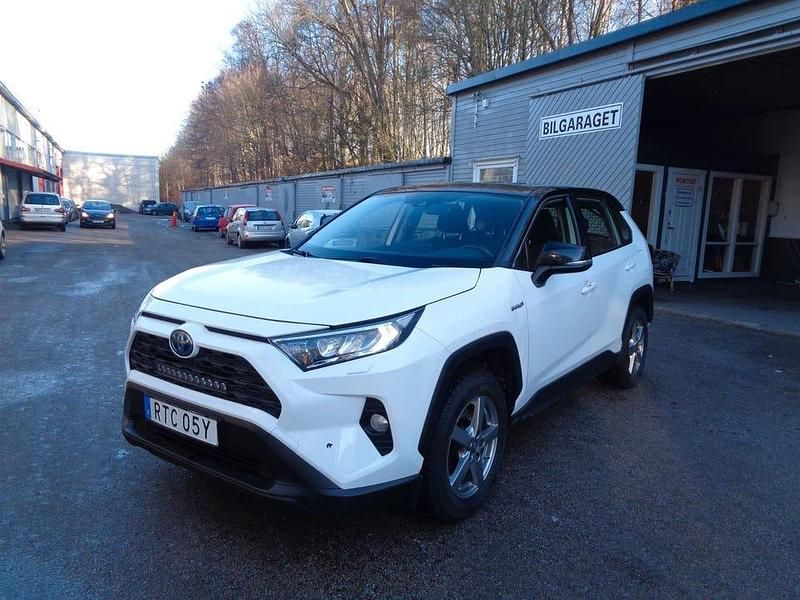 Begagnad Toyota RAV4 Hybrid Active 222 HK (163 kW) 2020 Vit SUV