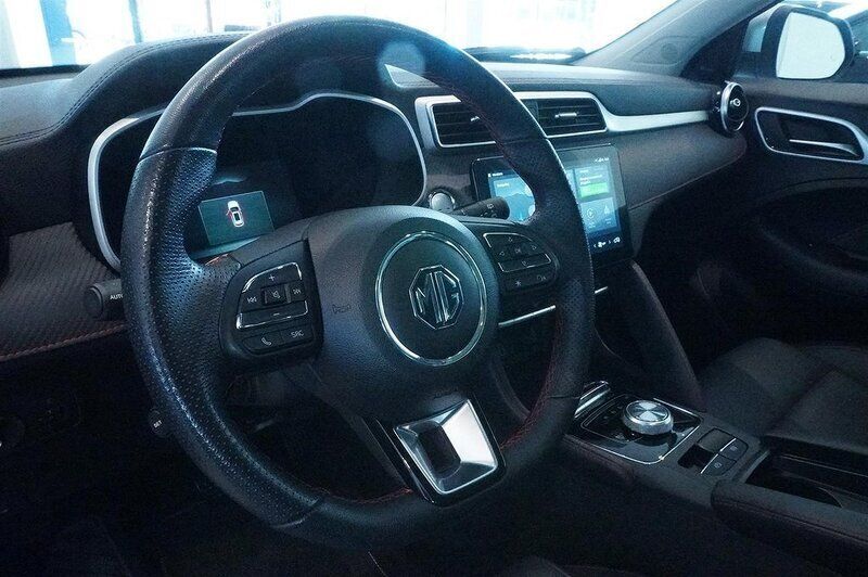 Begagnad MG ZS Luxury 115 kW (157 HK) 2021 Okänd Sedan