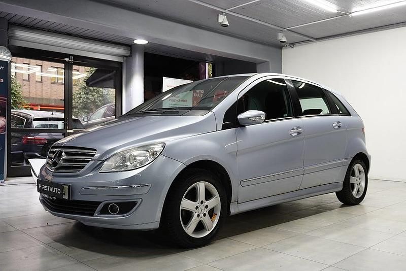 Begagnad Mercedes B200 136 HK (100 kW) 2006 Ljusblå Minibuss