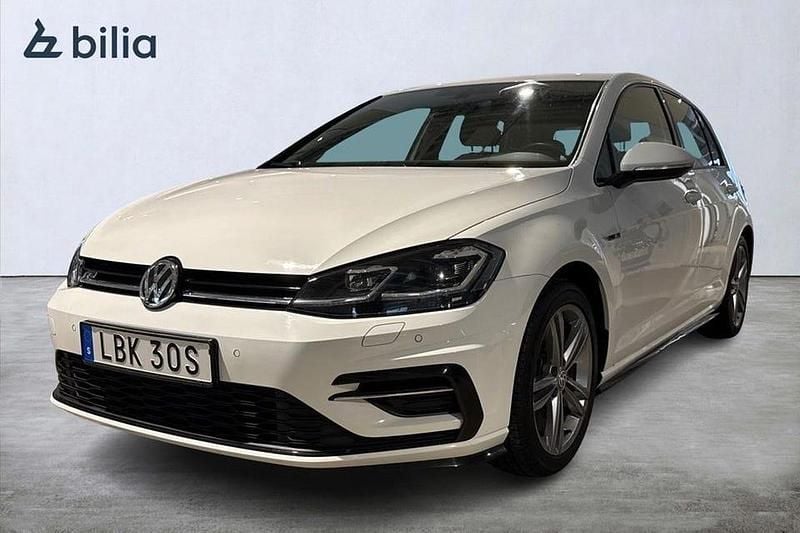 Begagnad VW Golf VII R-line 151 HK (111 kW) 2020 Vit Halvkombi