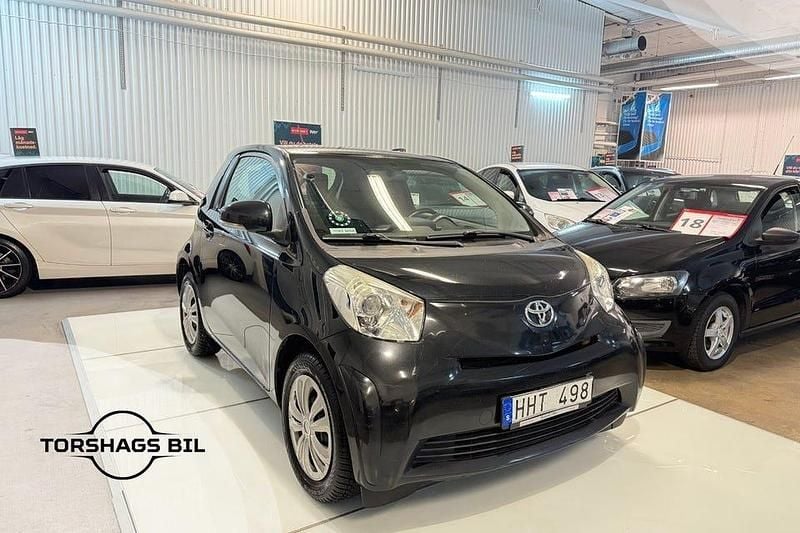 Svart Begagnad 2009 Toyota iQ Halvkombi | 39 900 kr (Superpris) - Bild 1/3