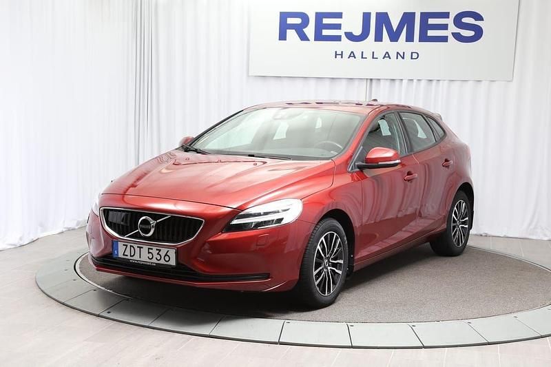 Röd Begagnad 2018 Volvo V40 Business Edition Kombi | 209 500 kr (Lite dyr) - Bild 1/4