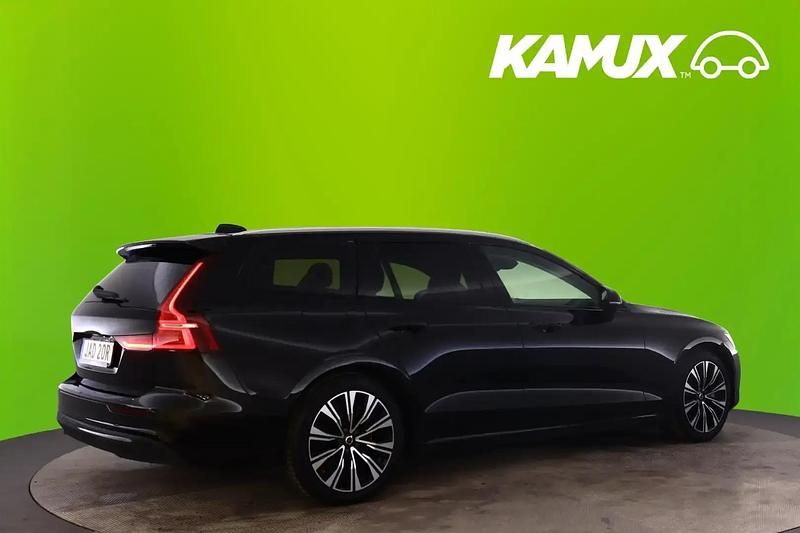 Begagnad Volvo V60 Core 351 HK (258 kW) 2023 Svart Kombi