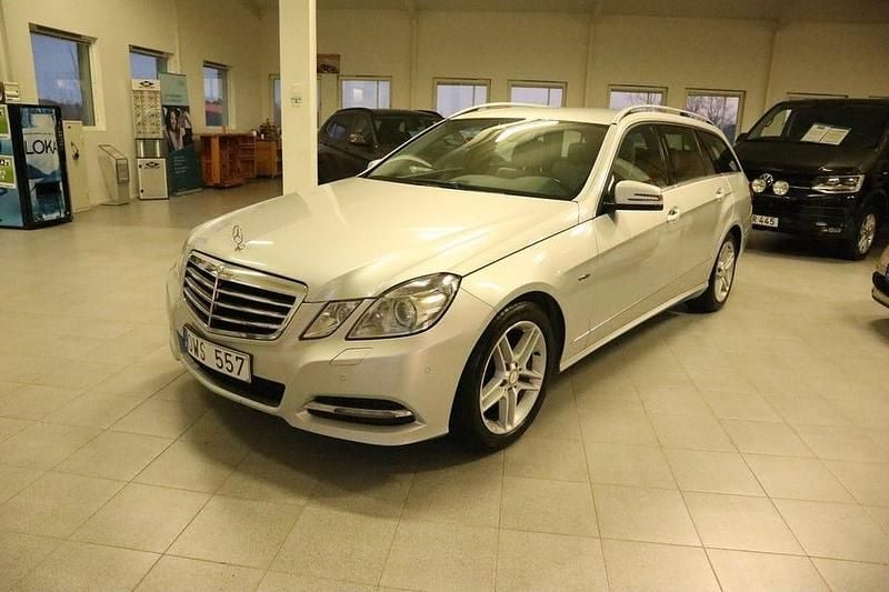 Begagnad Mercedes E220 Avantgarde 170 HK (125 kW) 2010 Silver Kombi
