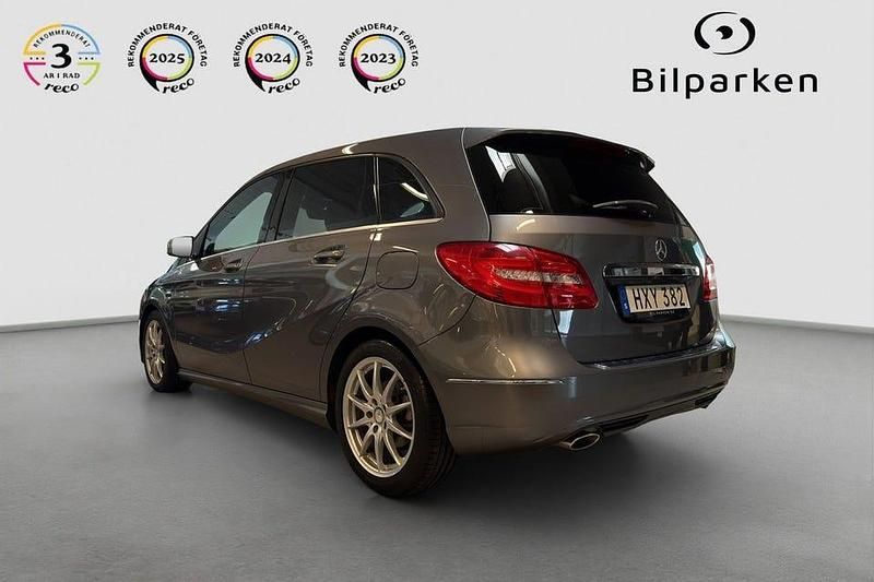 Begagnad Mercedes B180 109 HK (80 kW) 2014 Mörkgrå Minibuss