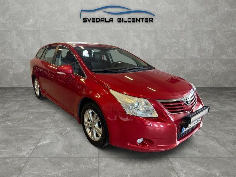 Mörkröd Begagnad 2010 Toyota Avensis Business Edition Kombi | 49 900 kr (Marknadspris) - Bild 1/4