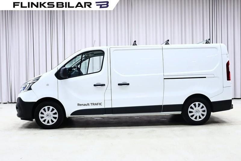 Vit Begagnad 2020 Renault Trafic Minibuss | 279 900 kr (Lite dyr) - Bild 1/4