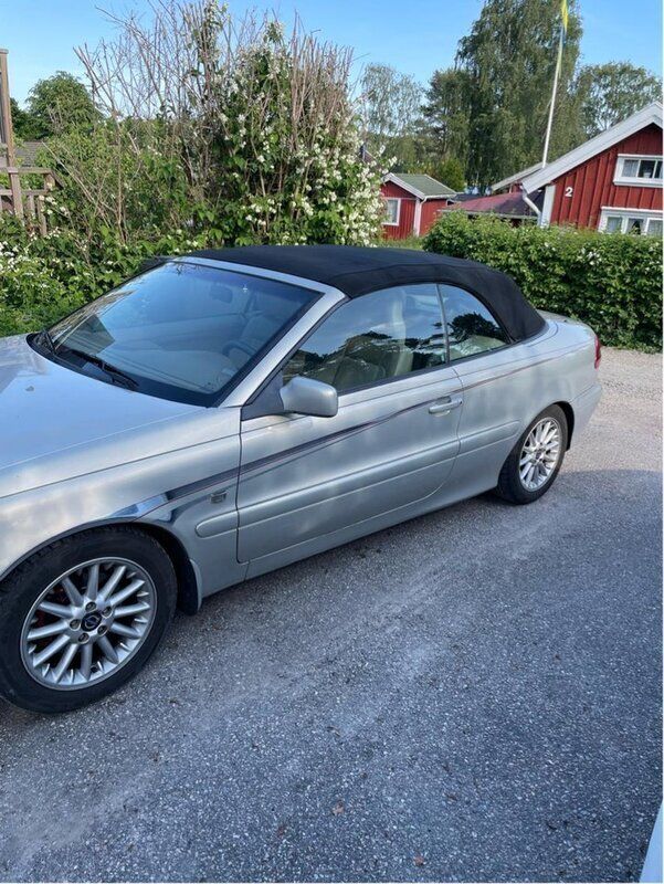 Grå Begagnad 2001 Volvo C70 Cab | 49 900 kr (Superpris) - Bild 1/4