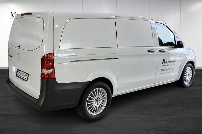 Begagnad Mercedes e-Vito 150 kW (204 HK) 2023 Vit Minibuss