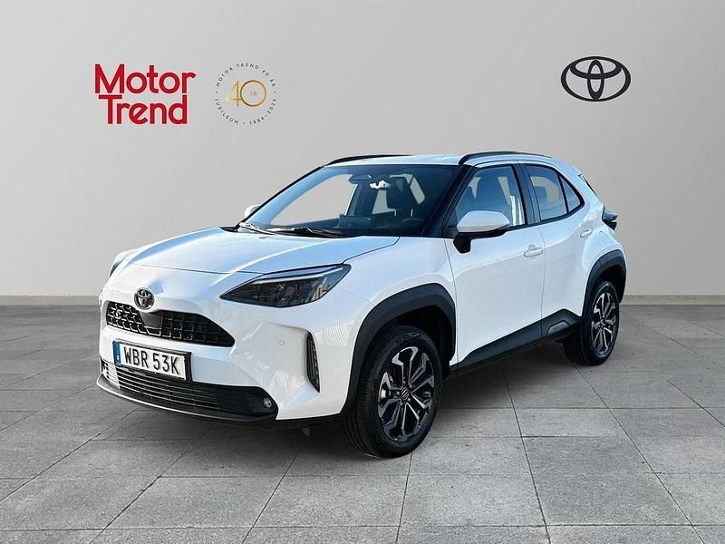 Vit Begagnad 2024 Toyota Yaris Cross Active SUV | 329 000 kr (Lite dyr) - Bild 1/4
