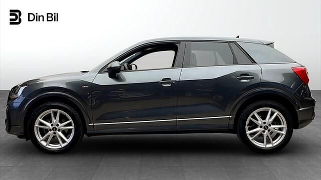 Begagnad Audi Q2 S-Line 150 HK (110 kW) 2022 Daytonagrå pärleffekt SUV