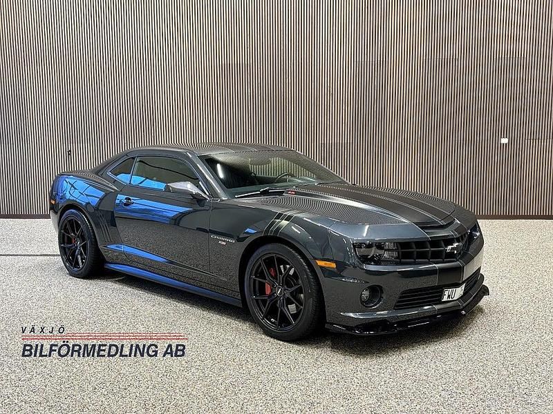 Grå Begagnad 2013 Chevrolet Camaro SS Sportkupé | 399 000 kr - Bild 1/4