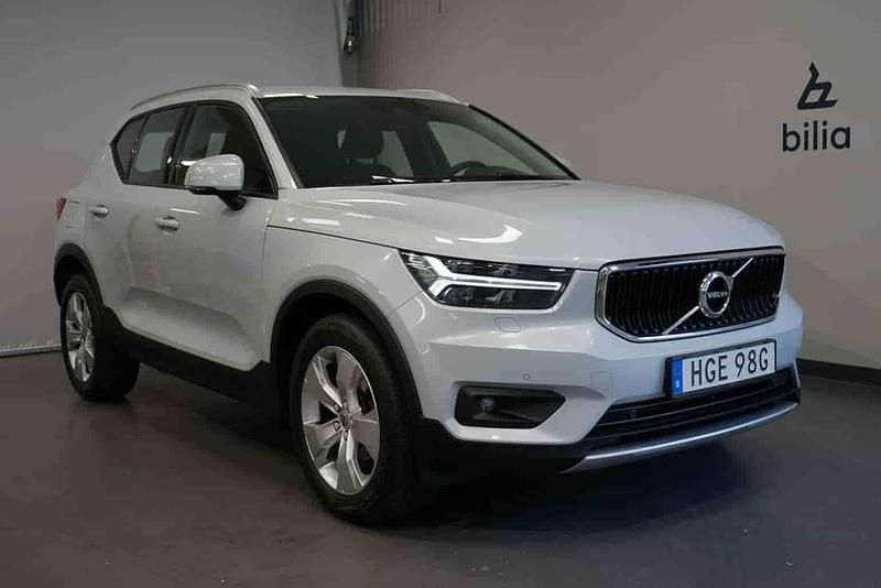 Silver Begagnad 2020 Volvo XC40 SUV | 259 900 kr (Bra pris) - Bild 1/1