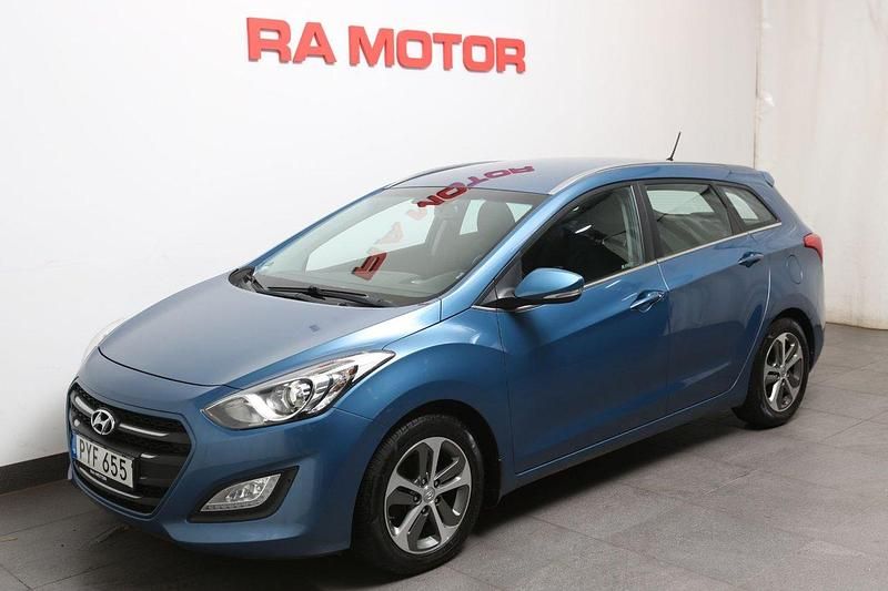 Blå Begagnad 2015 Hyundai i30 Comfort Kombi | 119 900 kr (Marknadspris) - Bild 1/3