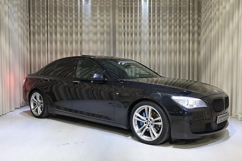 Begagnad BMW 730 M Sport 258 HK (189 kW) 2014 Svart Sedan