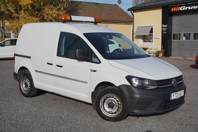 Vit Begagnad 2018 VW Caddy Minibuss | 164 900 kr (Marknadspris) - Bild 1/4