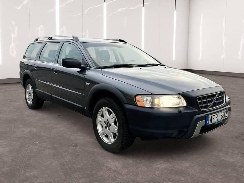 Grå Begagnad 2005 Volvo XC70 Momentum Kombi | 44 900 kr (Marknadspris) - Bild 1/4