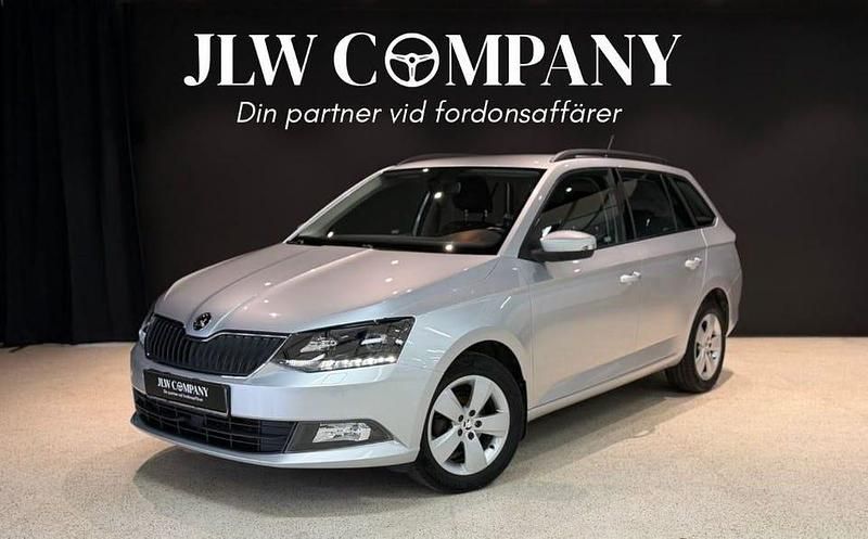 Silver Begagnad 2017 Skoda Fabia Style Kombi | 124 900 kr (Lite dyr) - Bild 1/4