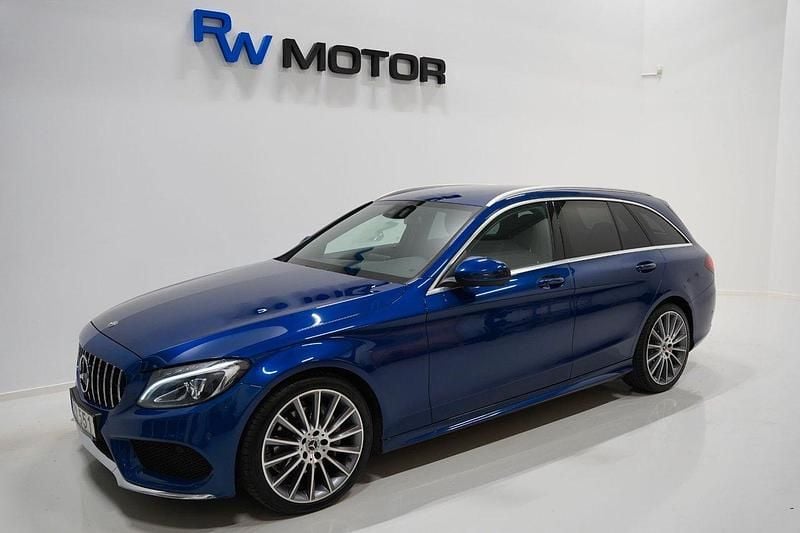 Blå Begagnad 2017 Mercedes C220 AMG Kombi | 259 800 kr (Lite dyr) - Bild 1/4