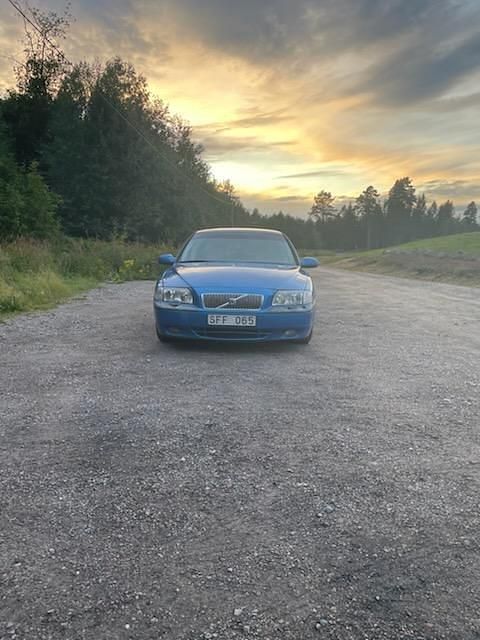 Blå Begagnad 2001 Volvo S80 Sedan | 17 000 kr (Marknadspris) - Bild 1/4
