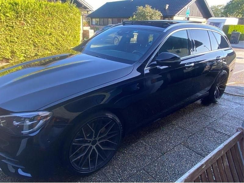 Begagnad 2023 Mercedes E220 AMG line Kombi | 315 000 kr (Marknadspris) - Bild 1/4