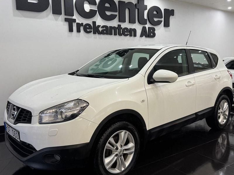 Vit Begagnad 2012 Nissan Qashqai SUV | 49 900 kr (Marknadspris) - Bild 1/4