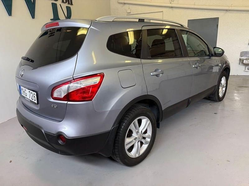 Begagnad Nissan Qashqai +2 131 HK (96 kW) 2011 Grå SUV