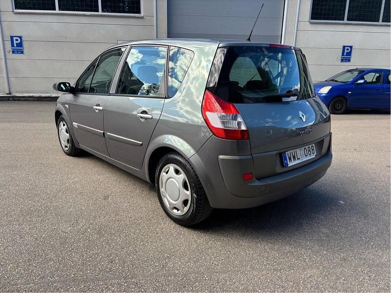 Grå Begagnad 2005 Renault Scénic II Minibuss | 33 500 kr (Marknadspris) - Bild 1/4