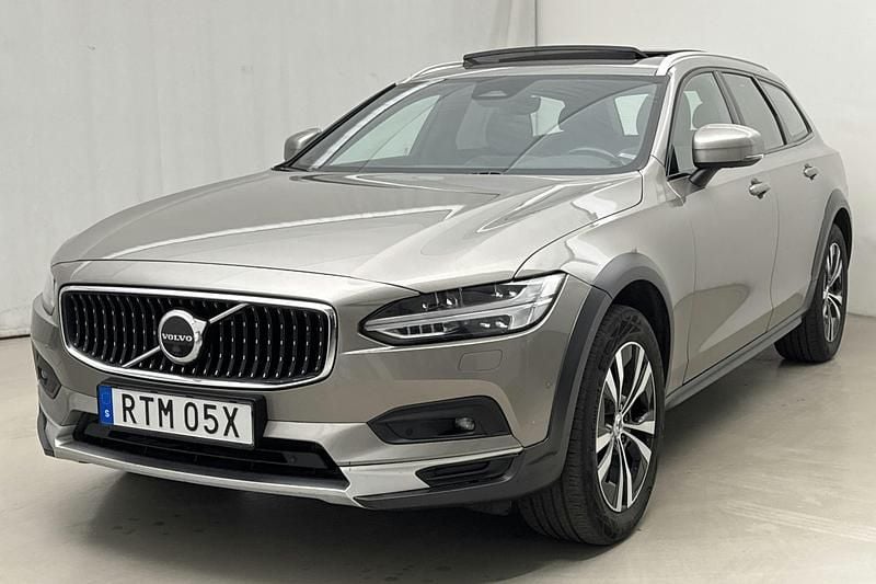 Grå Begagnad 2022 Volvo V90 CC Kombi | 349 000 kr (Superpris) - Bild 1/4