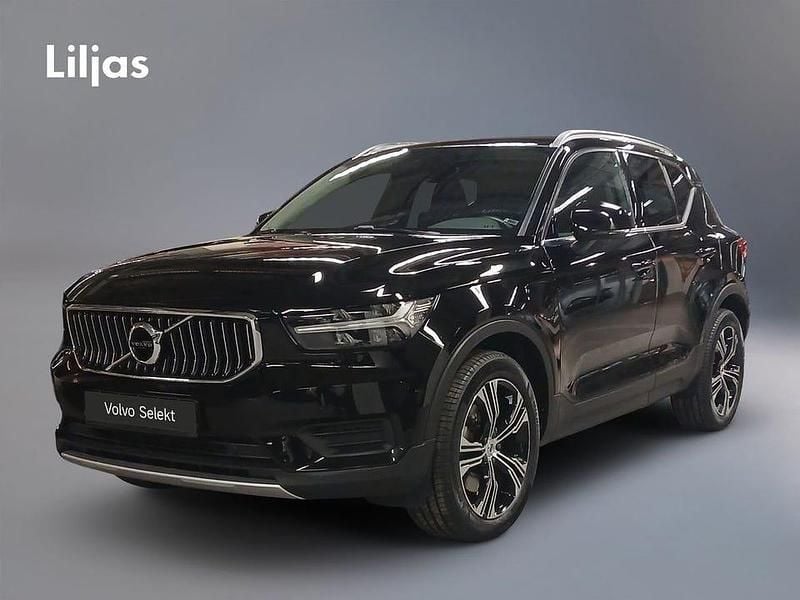 Svart Begagnad 2022 Volvo XC40 Inscription SUV | 309 000 kr (Marknadspris) - Bild 1/3