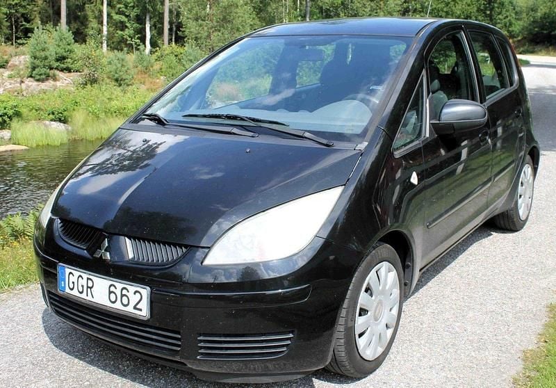Svart Begagnad 2007 Mitsubishi Colt Halvkombi | 28 000 kr (Dyr) - Bild 1/4