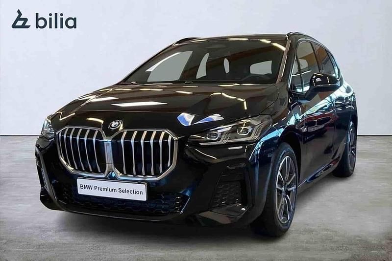 Svart Begagnad 2025 BMW 225 Active Tourer Minibuss | 429 000 kr - Bild 1/1