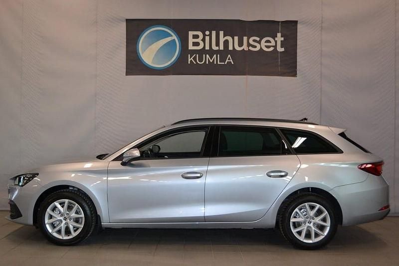 Begagnad Seat Leon ST Style 110 HK (80 kW) 2023 Silver Kombi