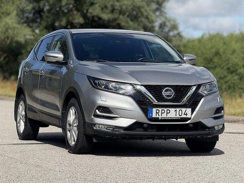 Silver Begagnad 2018 Nissan Qashqai SUV | 164 900 kr (Marknadspris) - Bild 1/4