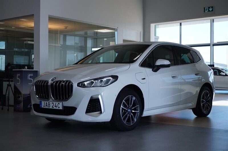 Okänd Begagnad 2022 BMW 225 M Sport Minibuss | 359 800 kr (Marknadspris) - Bild 1/4