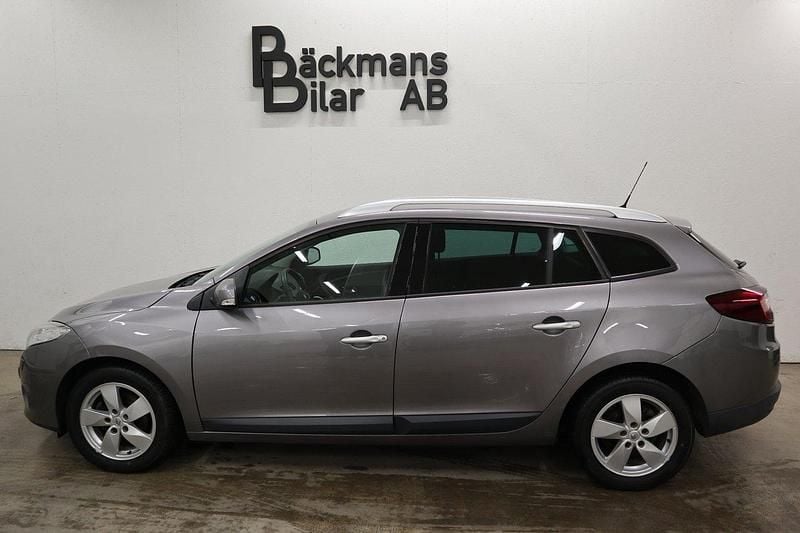 Grå Begagnad 2011 Renault Mégane GrandTour Kombi | 63 000 kr (Lite dyr) - Bild 1/4
