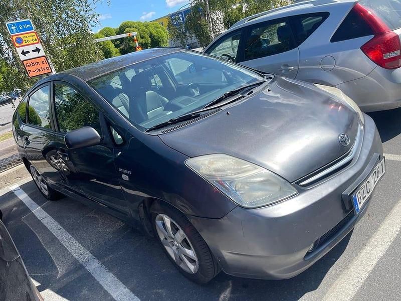 Mörkgrå Begagnad 2008 Toyota Prius Halvkombi | 49 000 kr (Marknadspris) - Bild 1/4