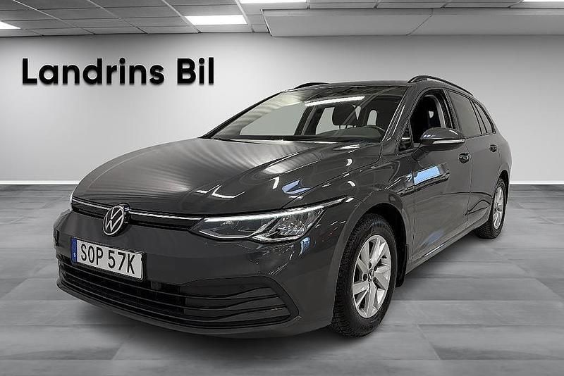 Grå Begagnad 2021 VW Golf VIII Kombi | 219 300 kr (Marknadspris) - Bild 1/4
