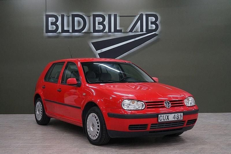 Röd Begagnad 1998 VW Golf IV Comfortline Halvkombi | 34 900 kr (Marknadspris) - Bild 1/4