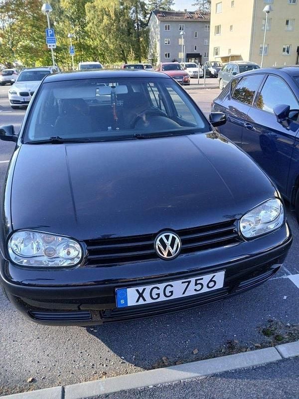 Svart Begagnad 2004 VW Golf IV Ocean Halvkombi | 18 000 kr (Bra pris) - Bild 1/4