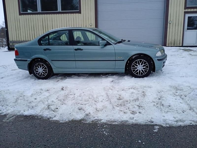 Begagnad BMW 316 105 HK (77 kW) 2001 Sedan