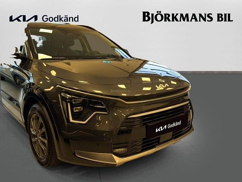 Begagnad Kia Niro 94 HK (69 kW) 2024 /agt/ interstellar grey m SUV