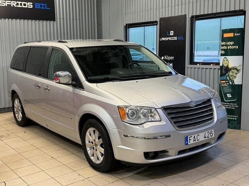 Silver Begagnad 2009 Chrysler Grand Voyager Minibuss | 69 900 kr (Marknadspris) - Bild 1/4