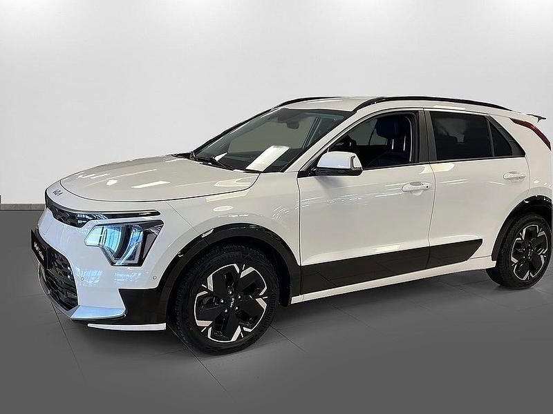 Begagnad Kia Niro Advance 2022 Vit SUV