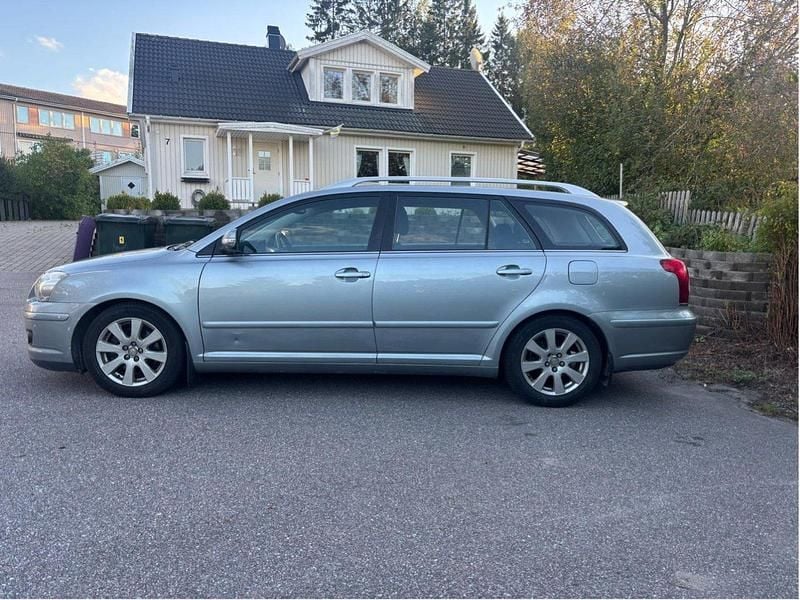 Begagnad 2008 Toyota Avensis Kombi | 24 000 kr (Bra pris) - Bild 1/4