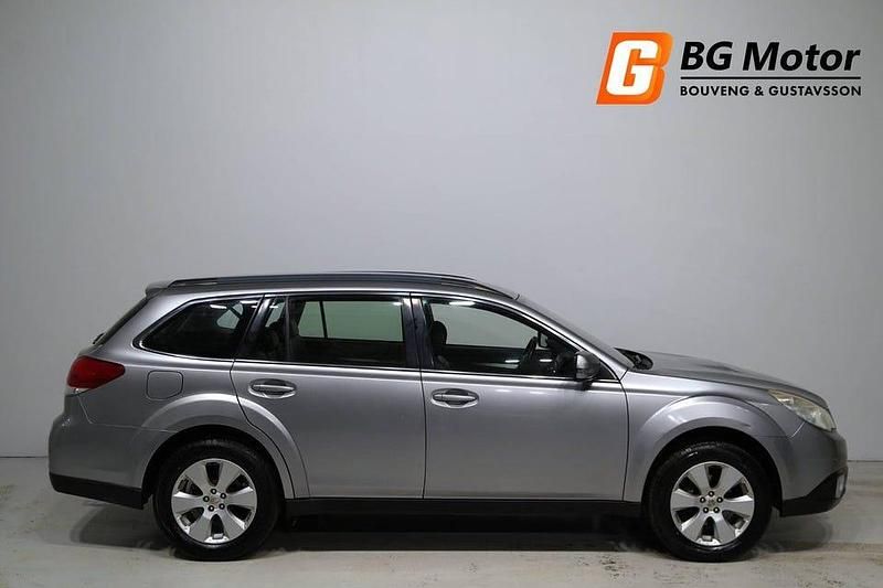 Begagnad Subaru Outback 150 HK (110 kW) 2010 Grå Kombi