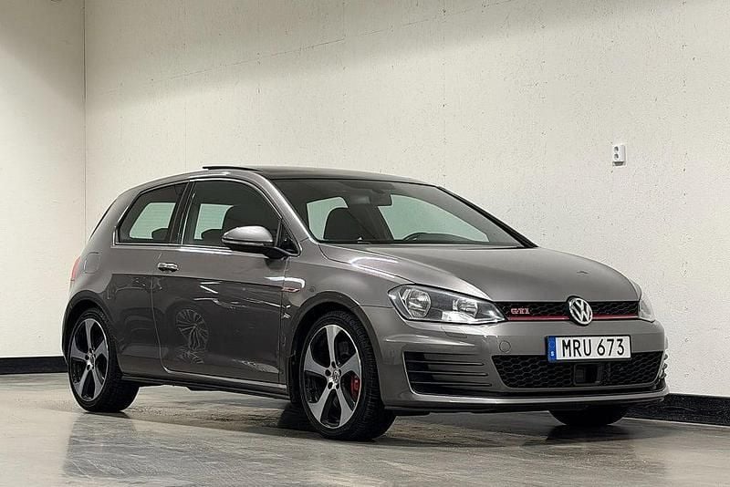 Begagnad VW Golf VII GTI 230 HK (169 kW) 2015 Grå Halvkombi