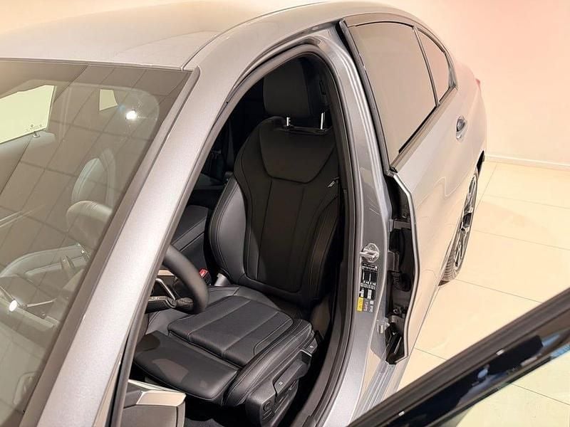 Begagnad BMW 330 Sport Line 292 HK (214 kW) 2025 Grå